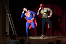 Zwischenspiel - Deadpool vs. Superman